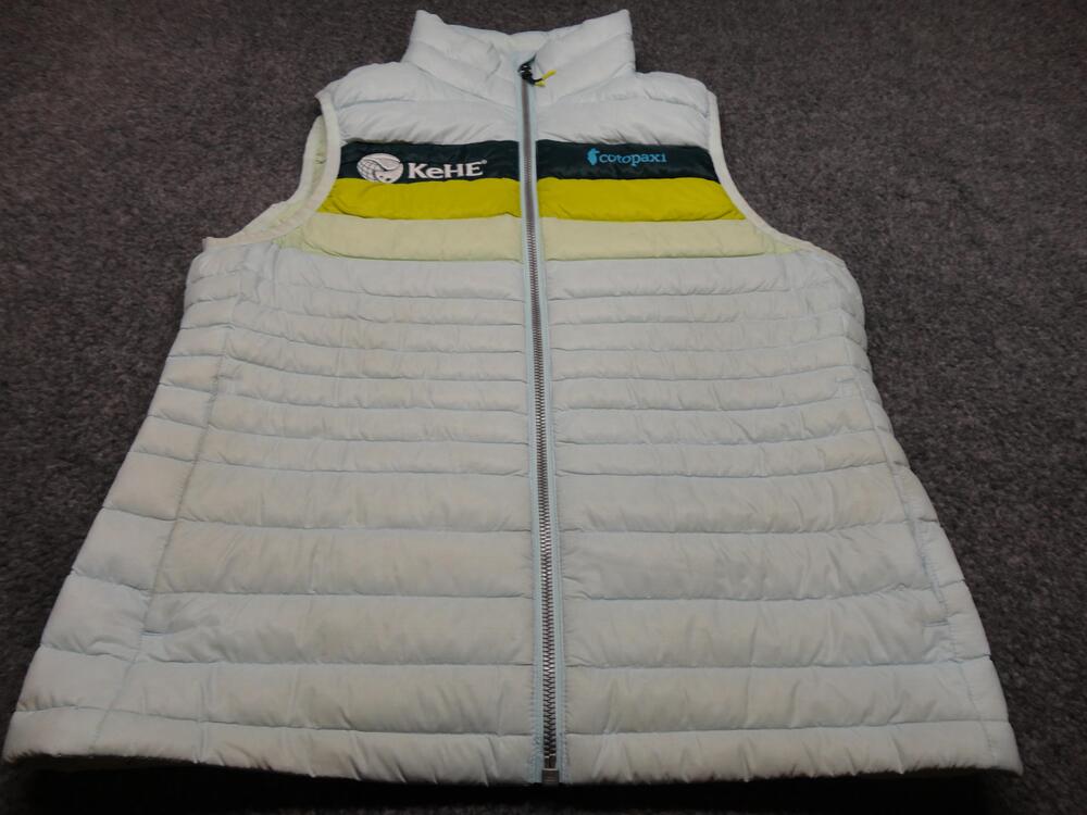 Cotopaxi Vest Womens XS White Down Quilted Puffer Full Zip KeHE Logo Warm